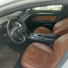 Ford Fusion 2020