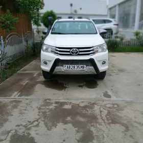Toyota Hilux 2019