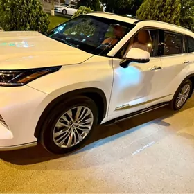 Toyota Highlander 2022