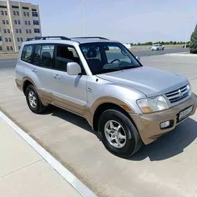 Mitsubishi Pajero 2002