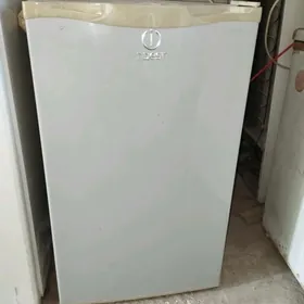 HOLODELNIK INDESIT