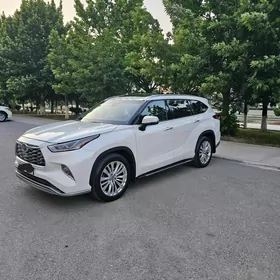 Toyota Highlander 2020