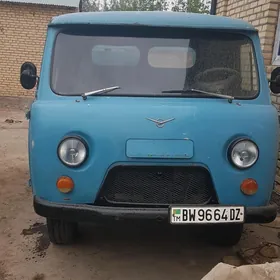 UAZ 452 1983