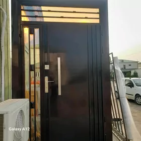 Satlyk gapylar