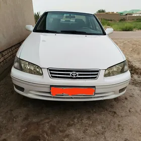 Toyota Camry 2000