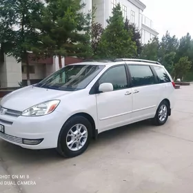Toyota Sienna 2004