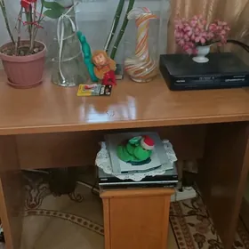 стол для компьютера
