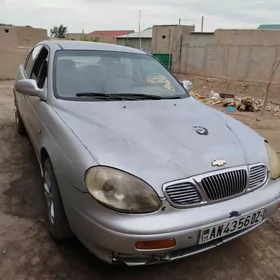 Daewoo Leganza 1998