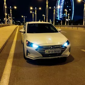 Hyundai Elantra 2020