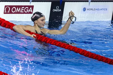 Kanadaly suwda ýüzüji Makintoş 400 m erkin usulda ýüzmekde dünýä rekordyny goýdy