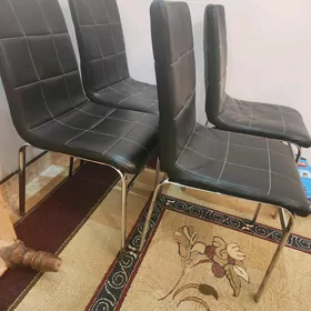 Стулья