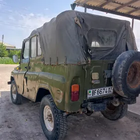 UAZ 469 2002