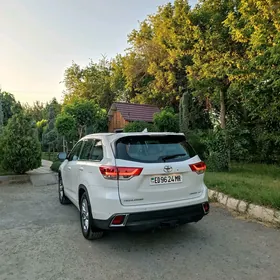 Toyota Highlander 2019