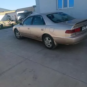 Toyota Camry 2000