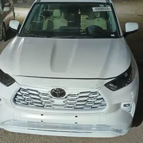 Toyota Highlander 2022