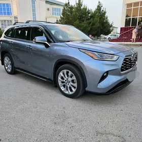 Toyota Highlander 2021