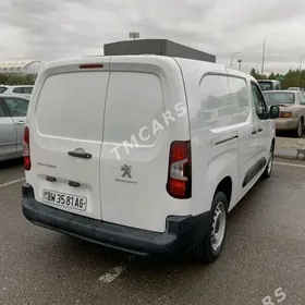Nissan NV200 2019