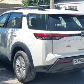 Nissan Pathfinder 2021