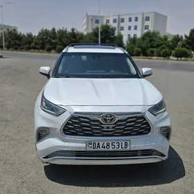 Toyota Highlander 2022