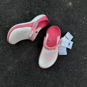 crocs