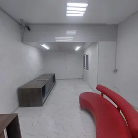 Bos komnatlar bar podwal ofis