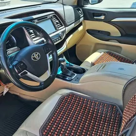 Toyota Highlander 2017