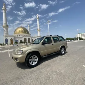 Nissan Pathfinder 2000