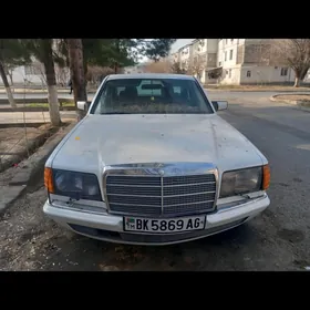 Mercedes-Benz 560-Class 1989