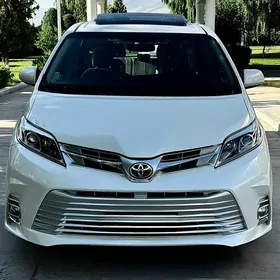 Toyota Sienna 2018