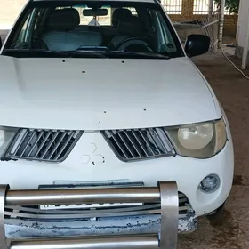 Mitsubishi L200 2009