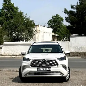 Toyota Highlander 2022
