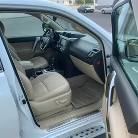Toyota Land Cruiser Prado 2014