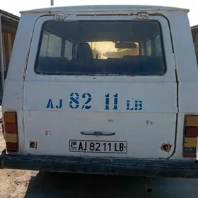 Gaz 24 1990