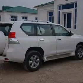 Toyota Land Cruiser Prado 2010