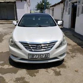 Hyundai Sonata 2011