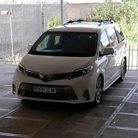Toyota Sienna 2020