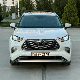 Toyota Highlander 2021