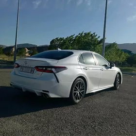 Toyota Camry 2021