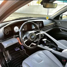 Hyundai Elantra 2021