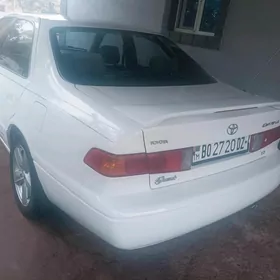 Toyota Camry 2000