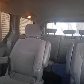 Toyota Sienna 2003