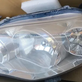 Toyota Carollañ sag öñ çyrasy