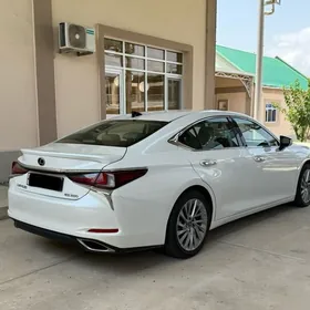 Lexus ES 350 2019
