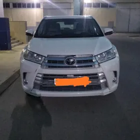 Toyota Highlander 2019