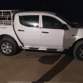 Mitsubishi L200 2007
