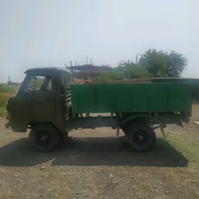 UAZ 452 1980