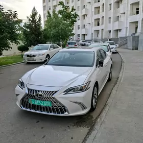 Lexus ES 350 2022