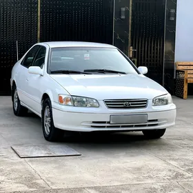 Toyota Camry 2000