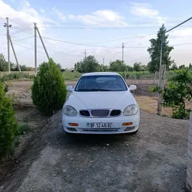 Daewoo Leganza 1999