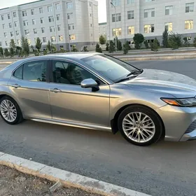 Toyota Camry 2018